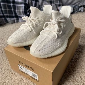 Yeezy boost 350 V2 “Bone” size 9.5 DS